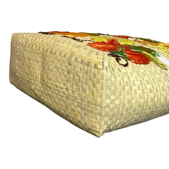 VINTAGE JAMAICA WOVEN STRAW AND FLORAL EMBROIDERED TOURIST TOTE - Picture 9 of 12